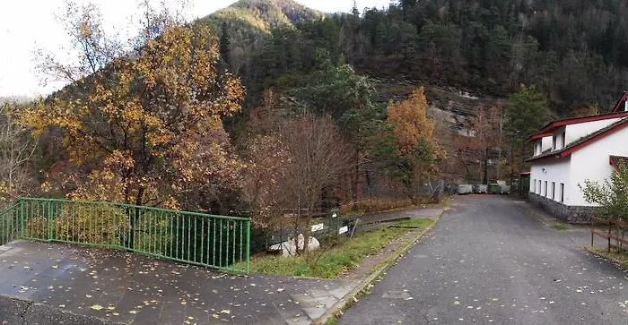 Pensión El Chate 3*